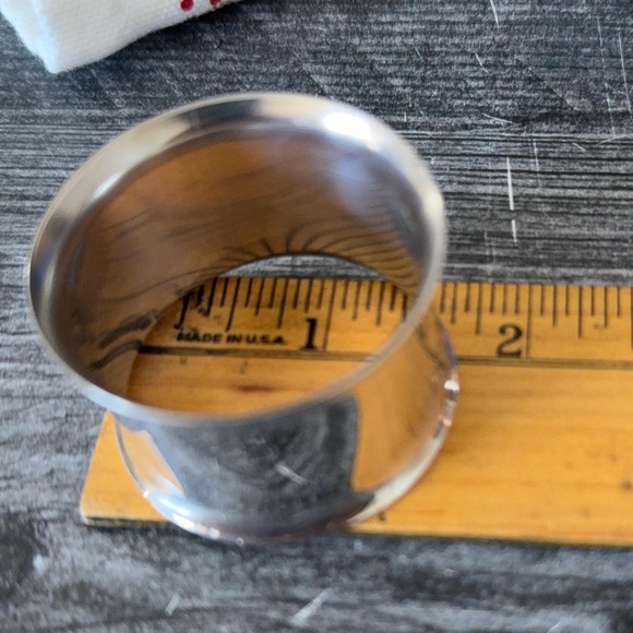 Wallace Silversmiths Napkin Rings Set of 2 – Silver Plate – Original Blue Box - Picture 6 of 8